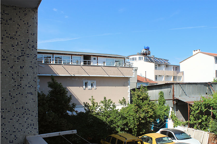 Dicle Apart